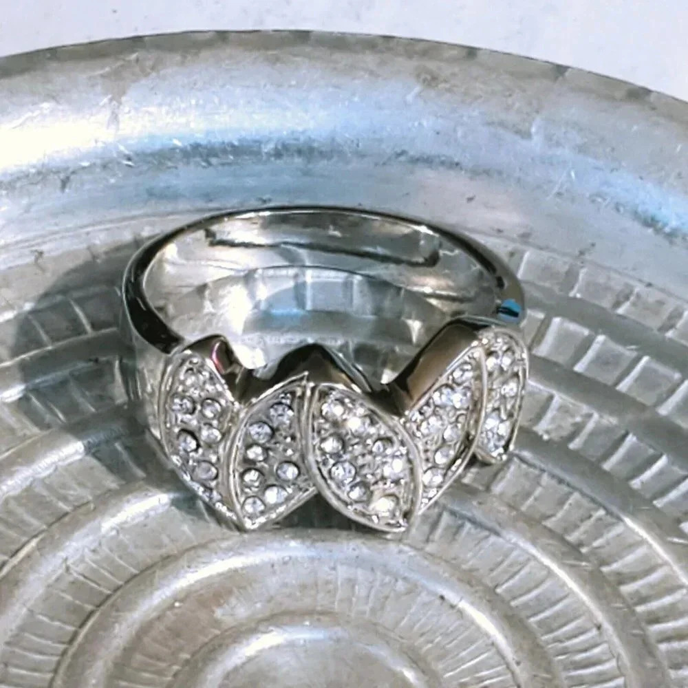 CZ Crystal Stone Zig Zag Silver Platinum Plated Cocktail Ring Size 8